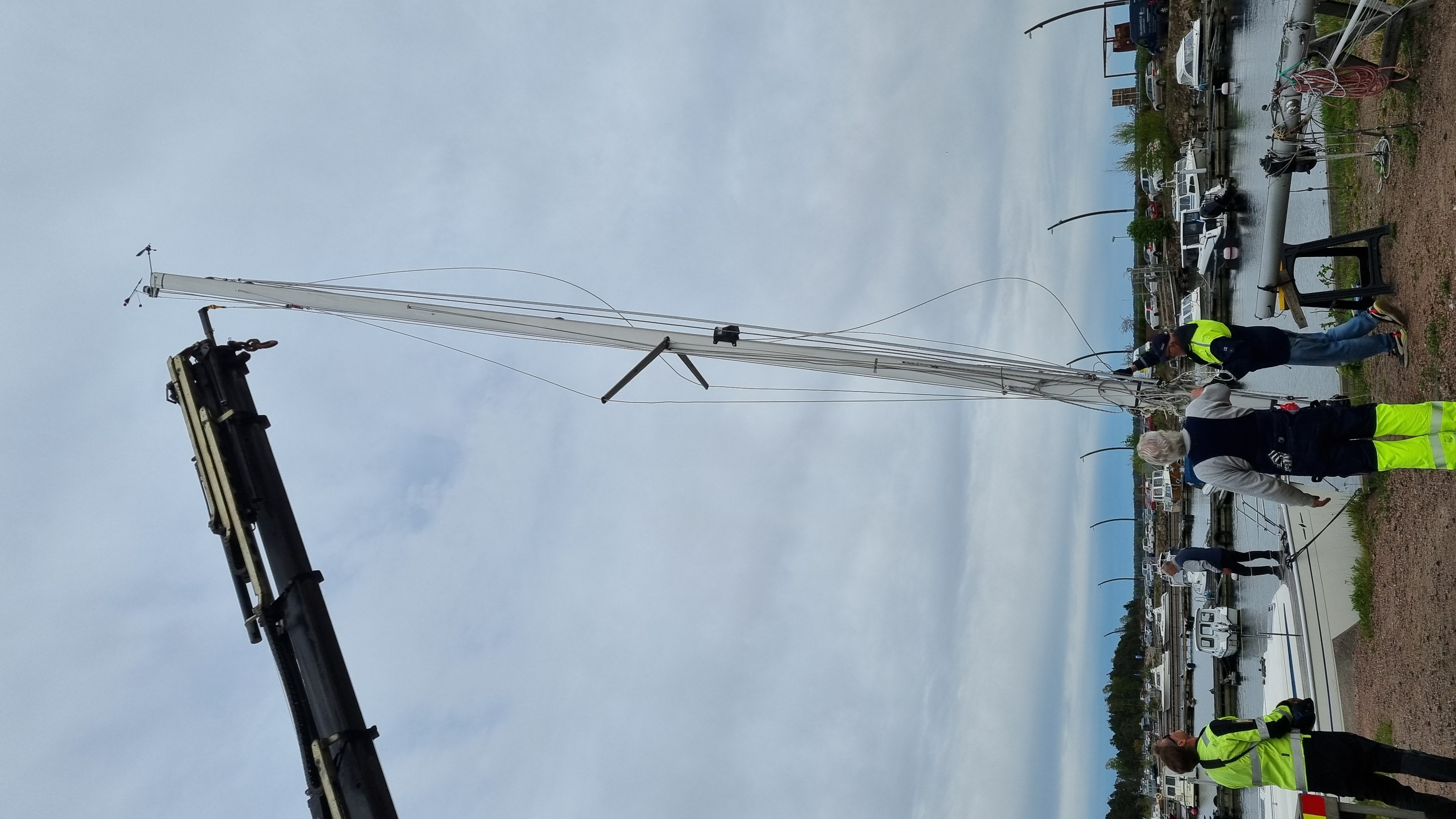 Maston nosto käynnissä HELPER Mastlift -adapterilla